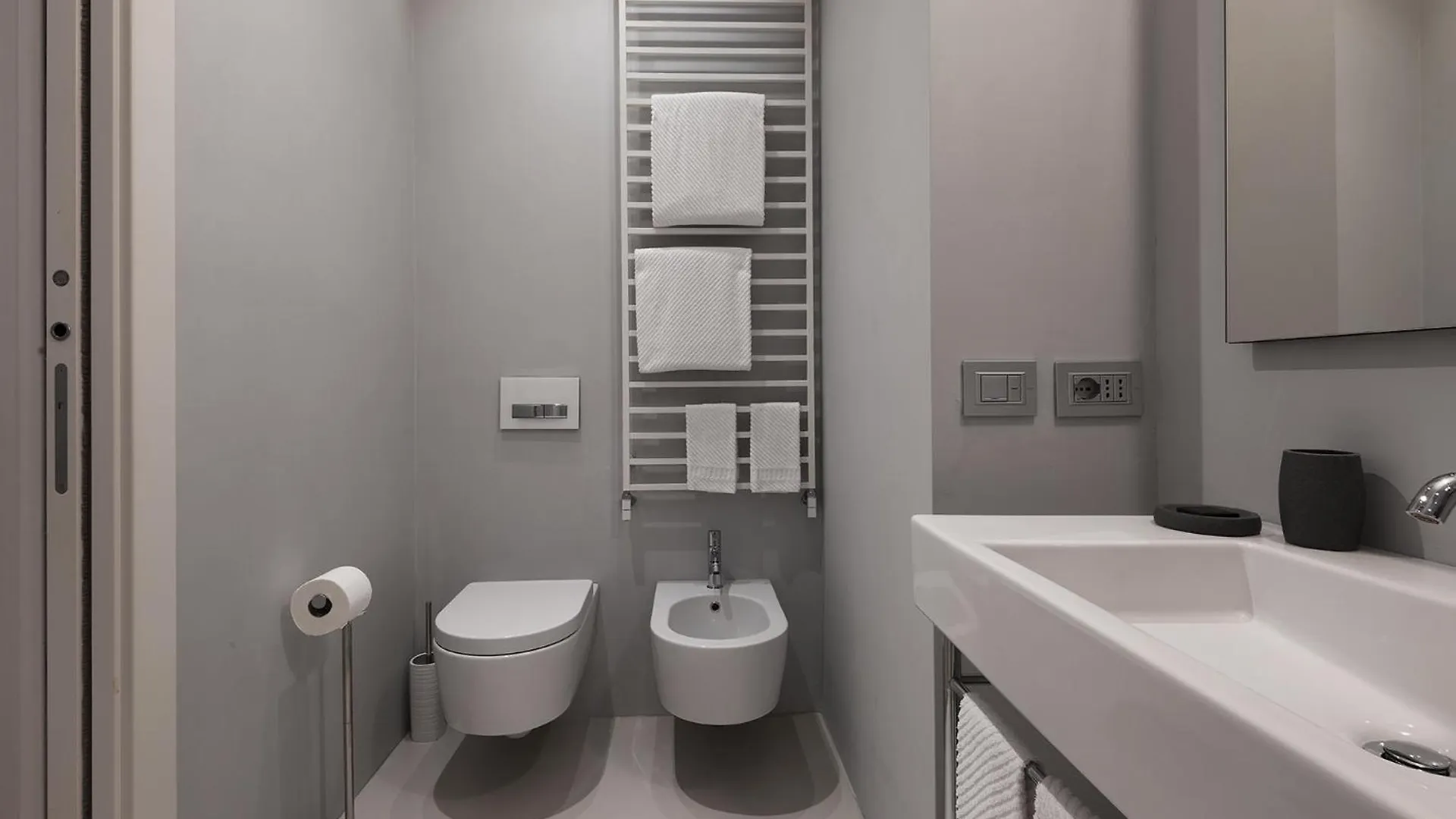 Fifty Eight Milan Duomo Two Bedrooms