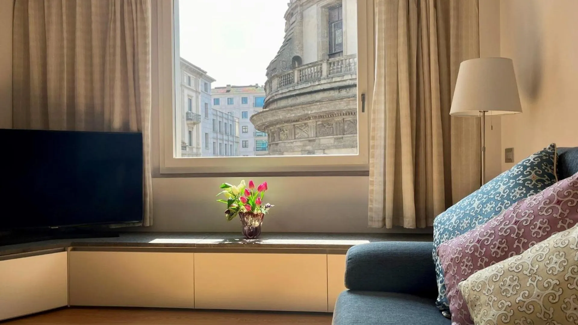 Apartment Fifty Eight Milan Duomo Two Bedrooms