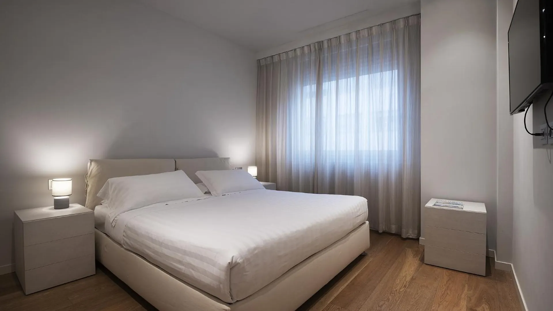 Fifty Eight Milan Duomo Two Bedrooms