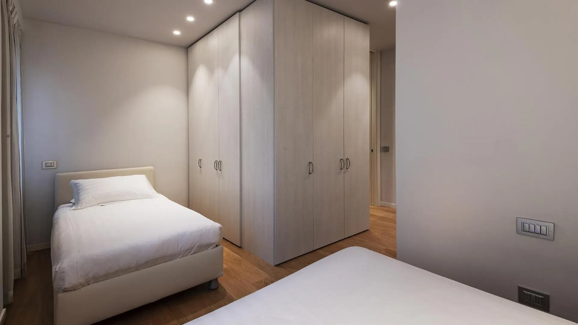Apartment Fifty Eight Milan Duomo Two Bedrooms