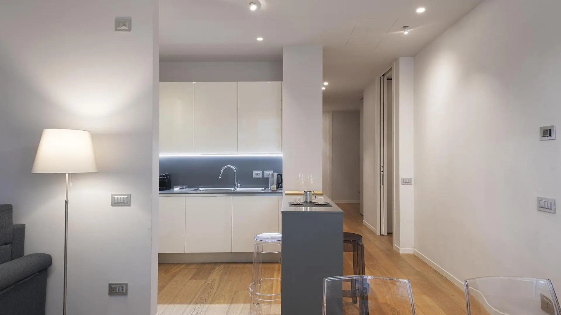 Fifty Eight Milan Duomo Two Bedrooms 0*,  Italy