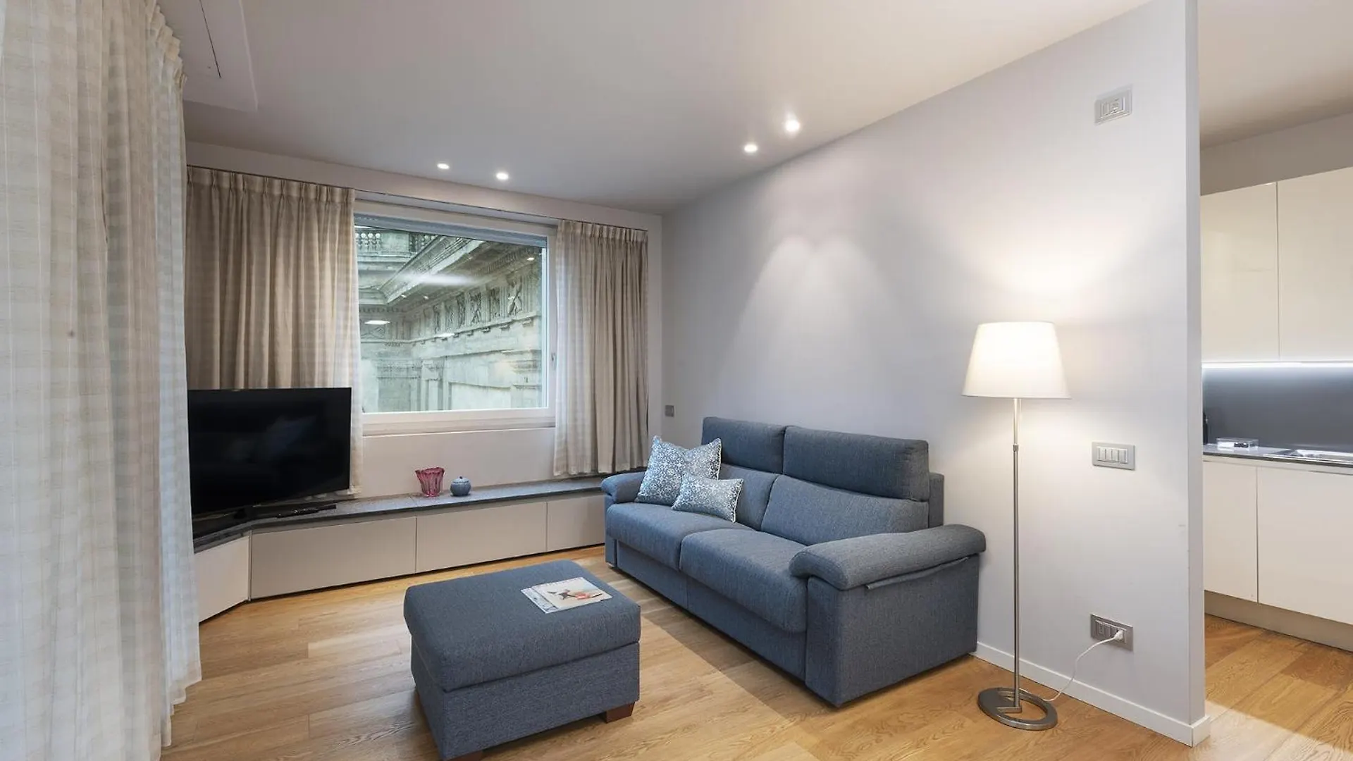 Apartment Fifty Eight Milan Duomo Two Bedrooms
